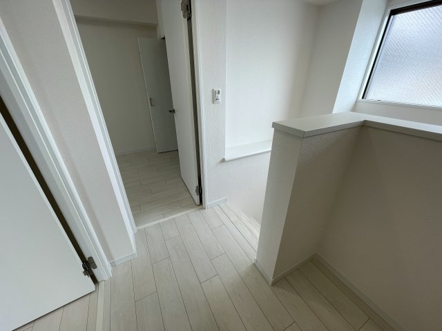 普通のマンションは嫌だ！って方は必見！！コレは文句なき希少のプレミアム住戸！室内に階段ある２階建てな、『コスモ横浜和田町ヒルズ』リフォームの内装|物件の内装です