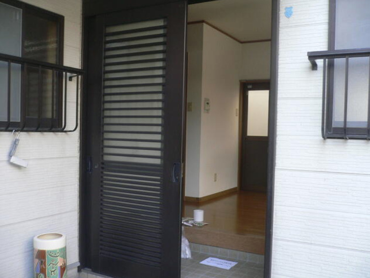 魚崎中町一戸建の玄関