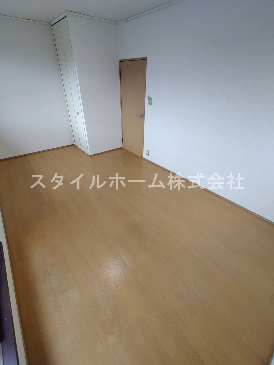 シャトーの居間・リビング
