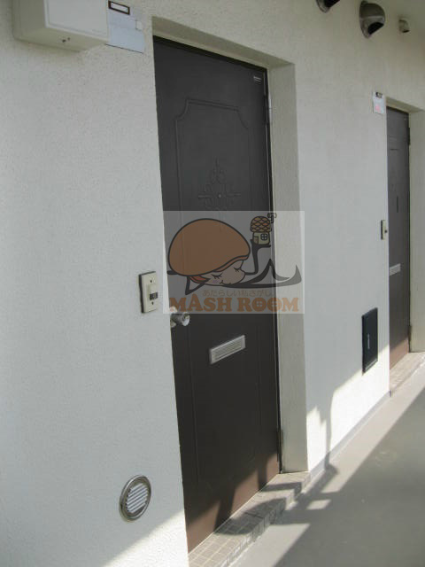 プラザ東高円寺の玄関