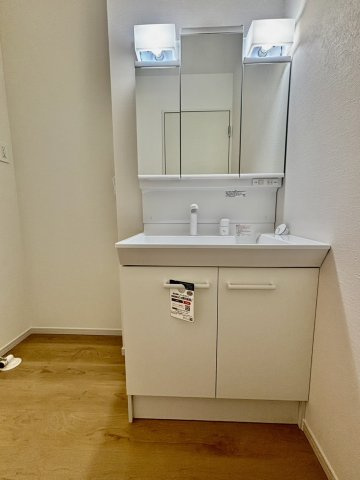 堺市堺区寺地町2丁　新築戸建の独立洗面台