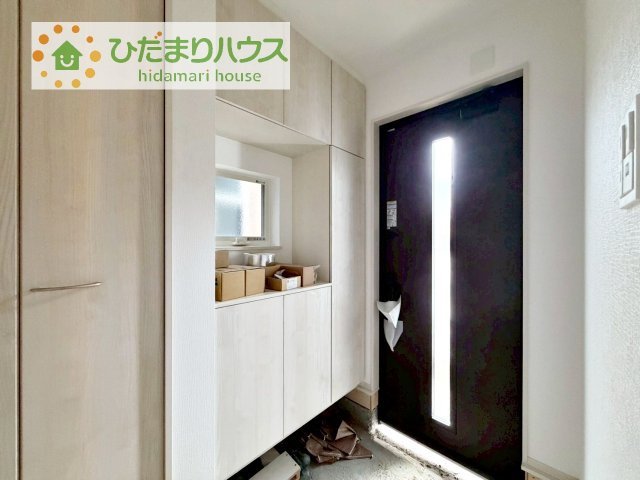 【玄関】 | 我孫子市第3若松　新築戸建　2号棟 | スニーカーマニアも納得の天井まであるシューズボックス!(^^)!