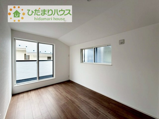 【寝室】 | 我孫子市第3若松　新築戸建　2号棟 | 広めの主寝室は、ベッドの他にもパソコンデスクやドレッサーなども置けちゃいます(*^-^*)