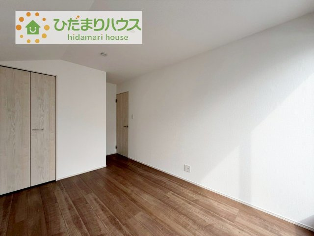 【寝室】 | 我孫子市第3若松　新築戸建　2号棟 | 大きなベッドを置いても余裕の広さの主寝室♪