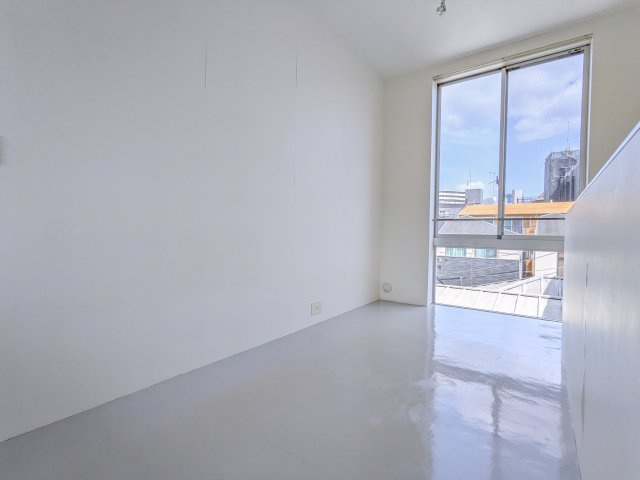 ファーレ代々木上原の居間・リビング|ゆったりとしたリビングです