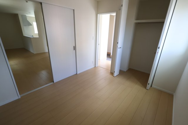 《仲介手数料無料》上尾市緑丘４丁目10-8新築一戸建てハートフルタウンの洋室|1階 5.25帖