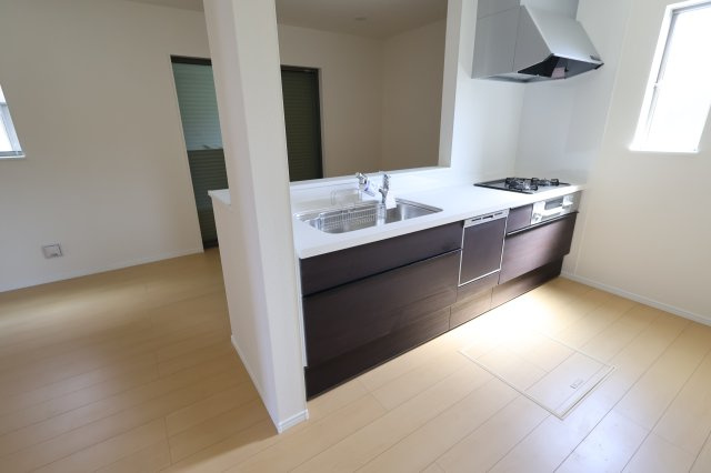 《仲介手数料無料》上尾市緑丘４丁目10-8新築一戸建てハートフルタウンのキッチン