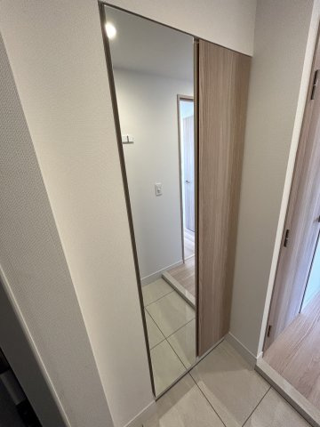 シーズンフラッツ門前仲町の玄関
