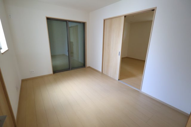 《仲介手数料無料》上尾市緑丘４丁目10-8新築一戸建てハートフルタウンの洋室|1階 6帖