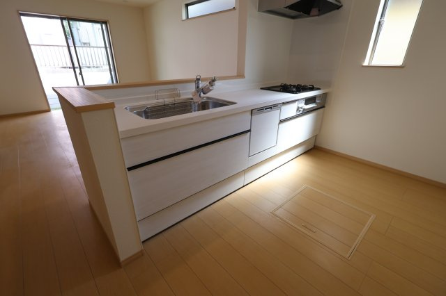 《仲介手数料無料》上尾市緑丘４丁目10-8新築一戸建てハートフルタウンのキッチン