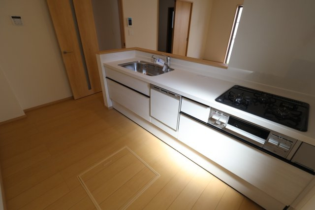 《仲介手数料無料》上尾市緑丘４丁目10-8新築一戸建てハートフルタウンのキッチン