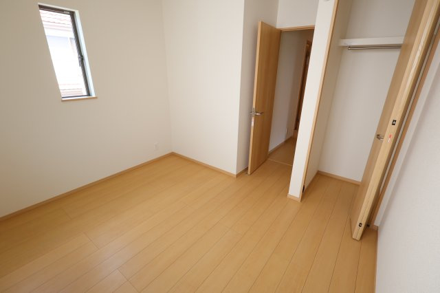 《仲介手数料無料》上尾市緑丘４丁目10-8新築一戸建てハートフルタウンの洋室|2階 5.75帖