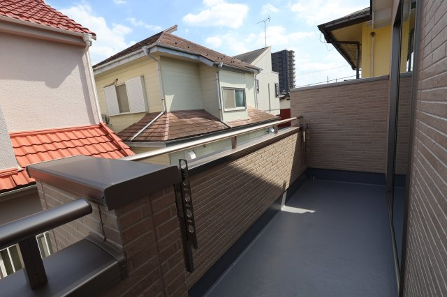 《仲介手数料無料》上尾市緑丘４丁目10-8新築一戸建てハートフルタウンのバルコニー