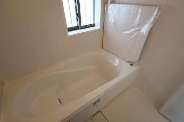 《仲介手数料無料》上尾市緑丘４丁目10-8新築一戸建てハートフルタウンの浴室