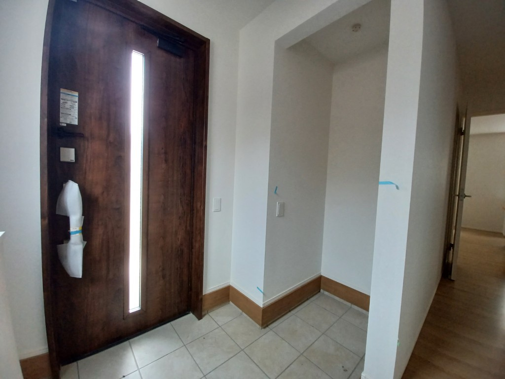 熊本市南区出仲間７丁目の新築一戸建の玄関