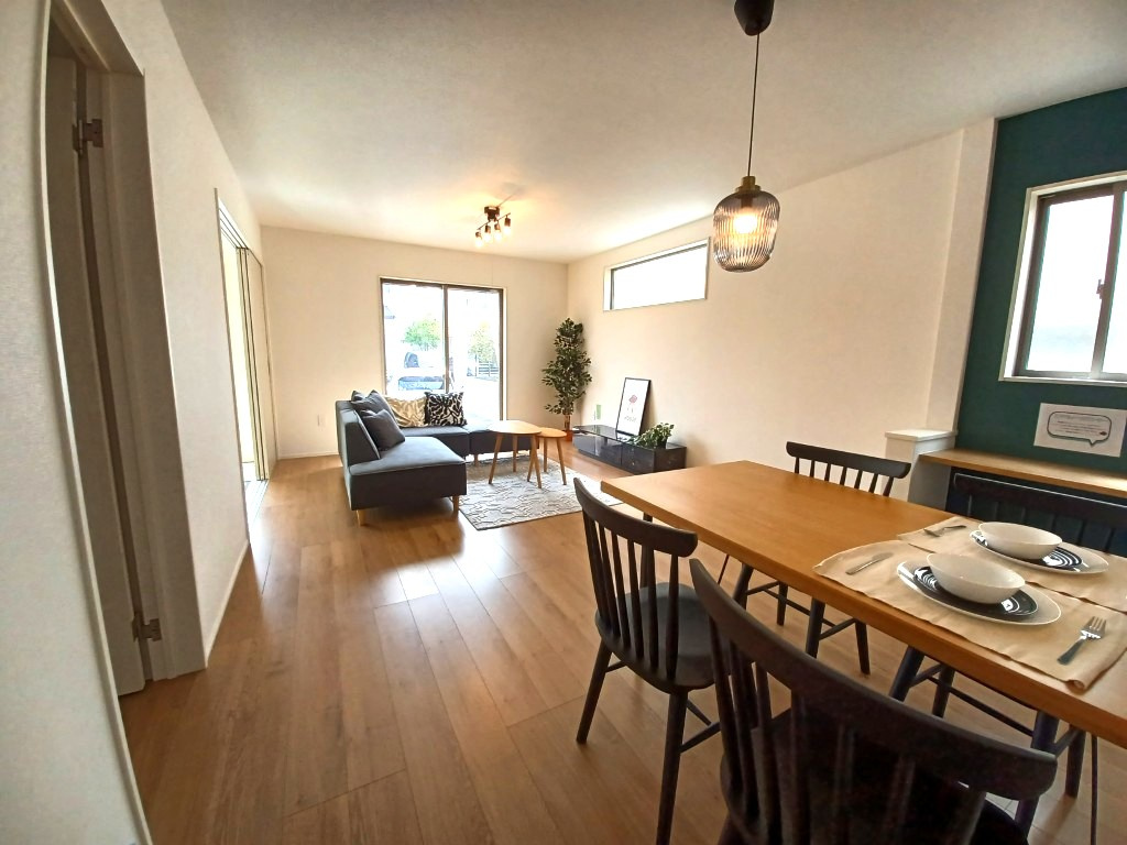 熊本市南区出仲間７丁目の新築一戸建の居間・リビング