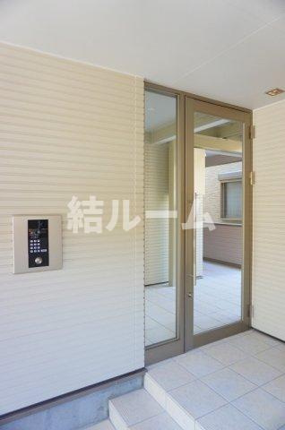 板橋区坂下１丁目のアパートのエントランス