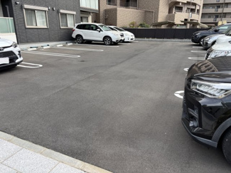 【駐車場】