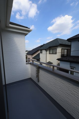 《仲介手数料無料》上尾市緑丘４丁目10-8新築一戸建てハートフルタウンのバルコニー