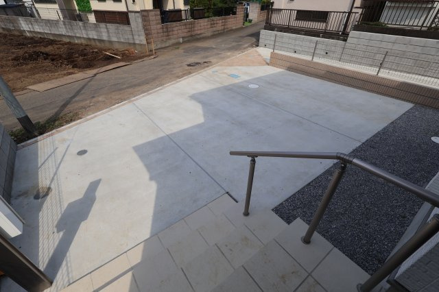 《仲介手数料無料》上尾市緑丘４丁目10-8新築一戸建てハートフルタウンの駐車場
