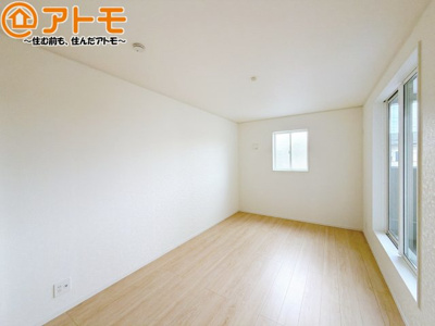 【寝室】 | 清水区蜂ヶ谷第7　新築戸建　2号棟 | 毎日すごす部屋の広さや陽当りも気になるポイントですね！現地で体感してみてください♪