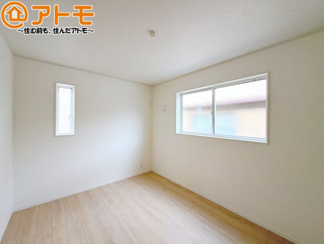 【子供部屋】 | 清水区蜂ヶ谷第7　新築戸建　2号棟 | 壁と床がシンプルな色合いだからこそ自分だけの空間を作れます♪お部屋作りのイメージは順調でしょうか♪