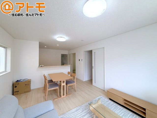 【居間・リビング】 | 清水区蜂ヶ谷第7　新築戸建　1号棟 | 家族団らんのイメージは、リビングを思い浮かべませんか？リビングこそ広々としたお部屋が良いですね♪