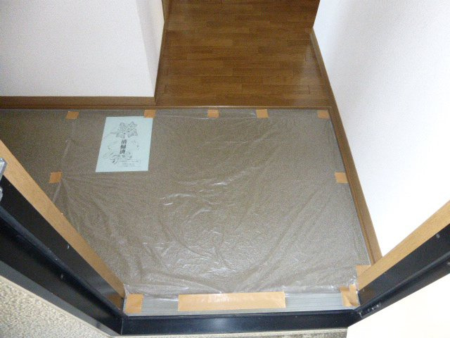 サミーハイツB棟の玄関