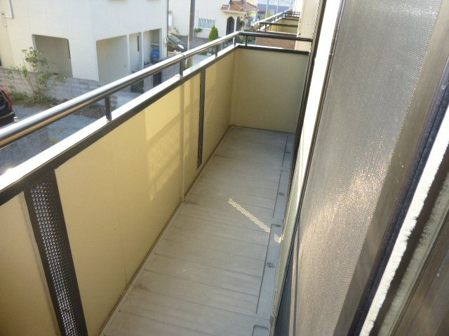 サミーハイツB棟のバルコニー