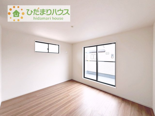 【寝室】 | 土浦市木田余1期　新築戸建　4号棟 | 大きなベッドを置いても余裕の広さの主寝室♪