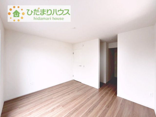 【寝室】 | 土浦市木田余1期　新築戸建　4号棟 | ゆとりのある主寝室！ご家族全員で寝れちゃいます♪