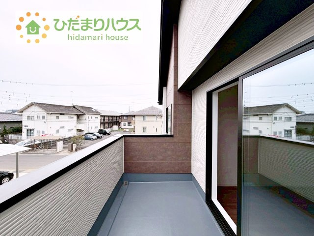 【バルコニー】 | 土浦市木田余1期　新築戸建　4号棟 | 広々としたバルコニー。お洗濯物もぜーんぶ干せちゃいます！！