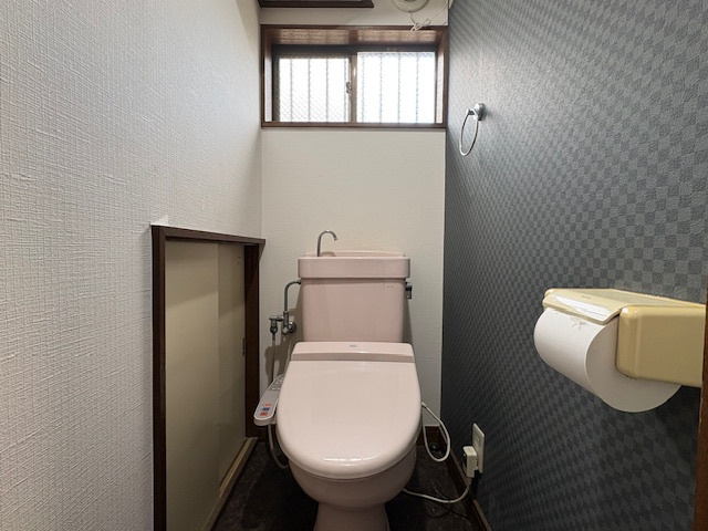 綾瀬市寺尾台　中古戸建　全１棟のトイレ