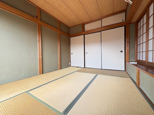 綾瀬市寺尾台　中古戸建　全１棟の和室|来客時にも便利な和室付き