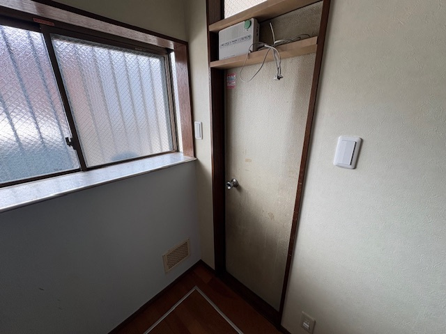 綾瀬市寺尾台　中古戸建　全１棟のその他|勝手口