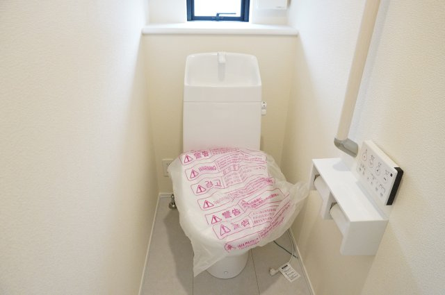草加市清門3丁目 新築分譲住宅 全3棟 C号棟のトイレ|1階