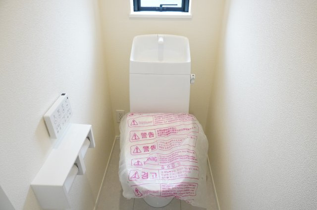 草加市清門3丁目 新築分譲住宅 全3棟 C号棟のトイレ|2階
