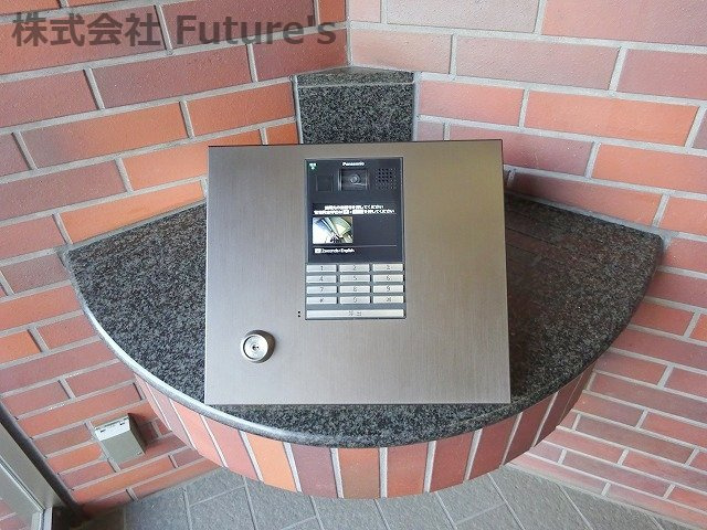 ライオンズマンション三郷早稲田公園のその他共用部分|オートロック付きで防犯面も安心です。