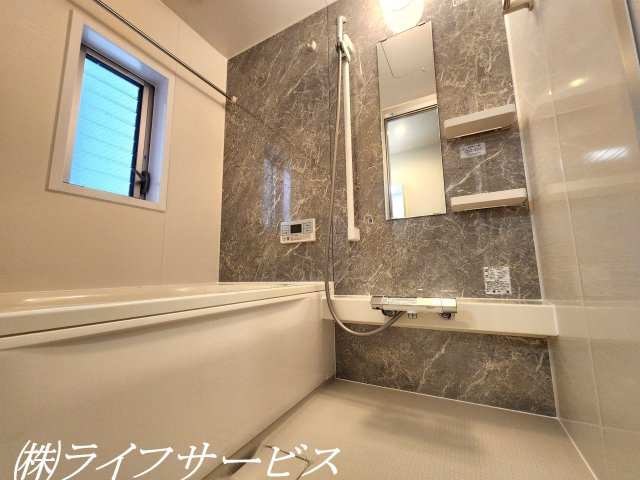 【浴室】 | 十八条２丁目中古戸建 | 浴室窓有／自動お湯はり、追い焚き機能付！