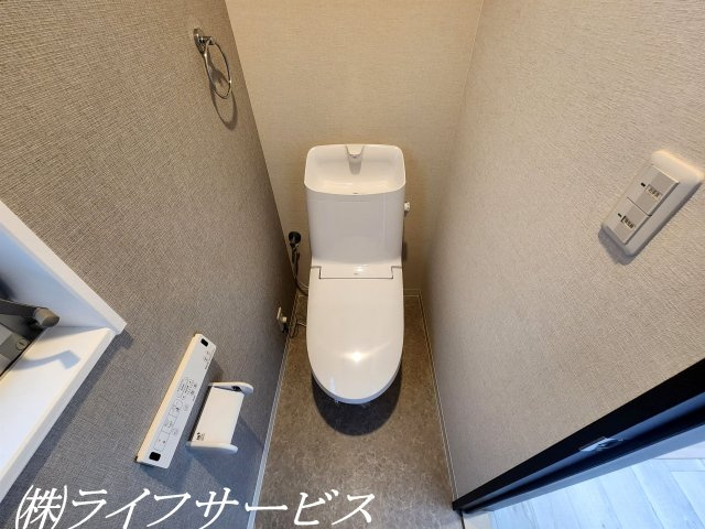 【トイレ】 | 十八条２丁目中古戸建 | １階温水洗浄便座付トイレ新調
