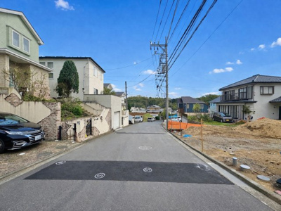 【前面道路含む現地写真】 | ◆青葉区黒須田　売地◆ | ◆前面道路も幅員があり車の運転も安心！前面道路は閑静な住宅地。車通りの少ない道路です。お子様にも安心です。