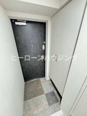 【玄関】 | グリュックメゾンF豊中XV | ※同タイプの写真となり、実際のお部屋とは異なる場合があります