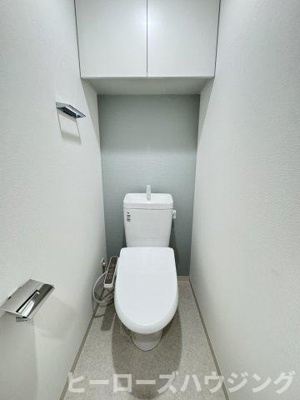 【トイレ】 | グリュックメゾンF豊中XV | ※同タイプの写真となり、実際のお部屋とは異なる場合があります