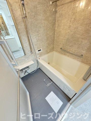 【浴室】 | グリュックメゾンF豊中XV | ※同タイプの写真となり、実際のお部屋とは異なる場合があります