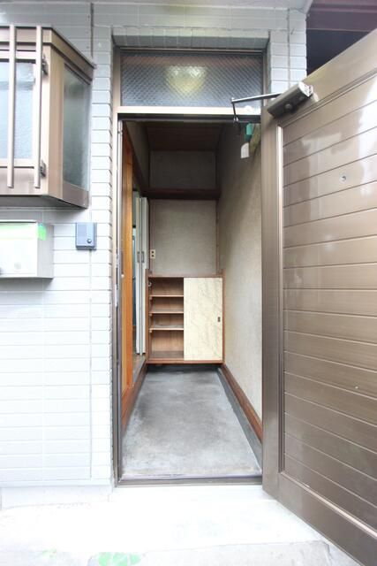 扇１丁目戸建の玄関