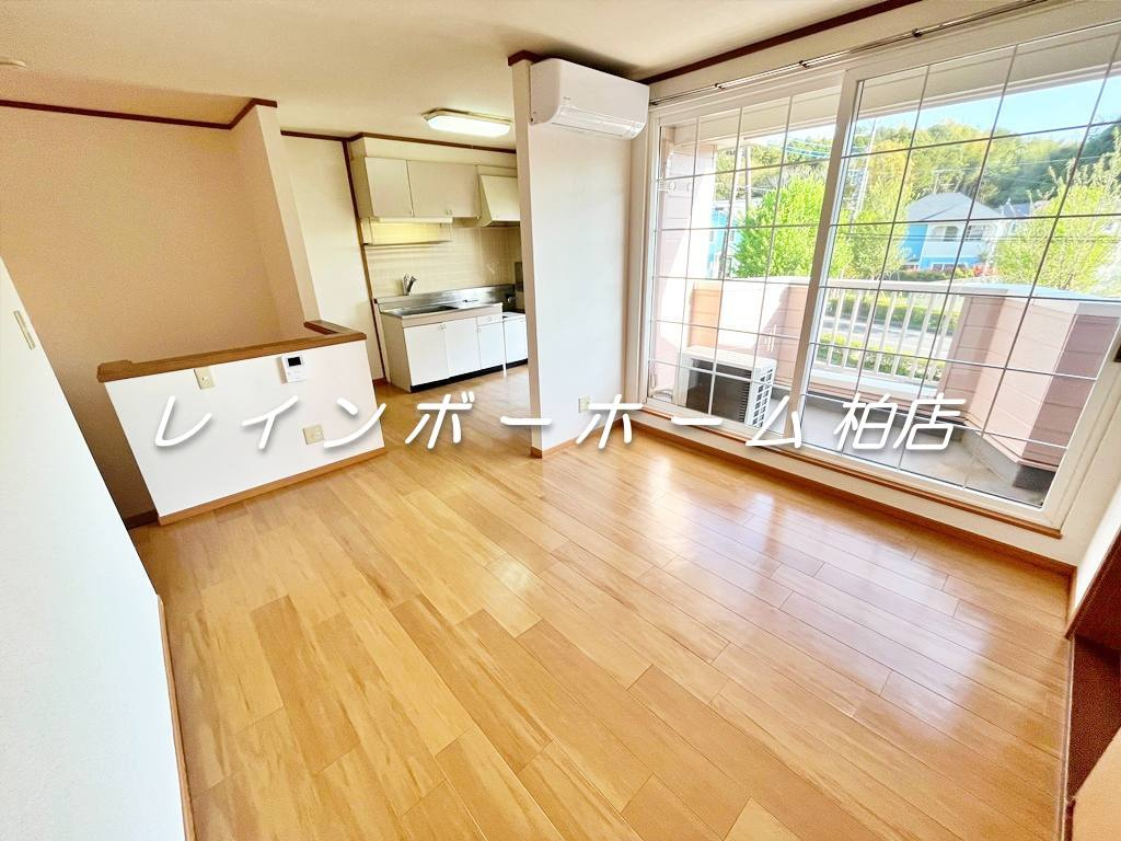 仲介手数料（賃料の1.10ヵ月）の50％OFF対象物件！の居間・リビング|居間です