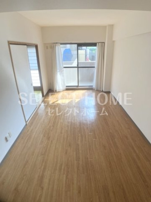 【居間・リビング】 | マンションソニア | こちらのリビングで趣味の時間をお楽しみください