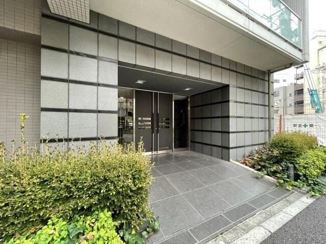 スカイコート両国参番館のエントランス