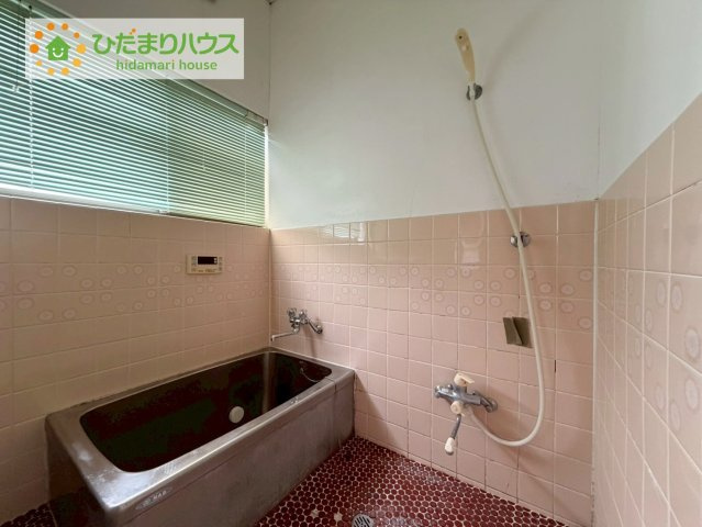 いわき市小名浜大原字中野地　中古戸建の浴室|弊社でリフォーム工事もお受付できます