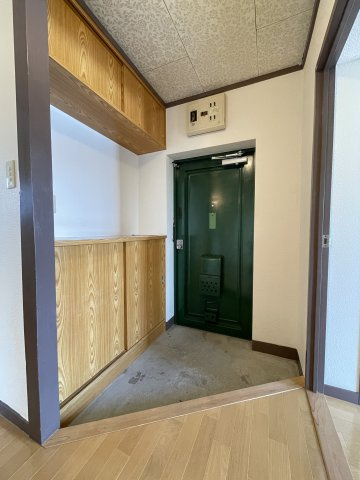 グリーンハイツの玄関
